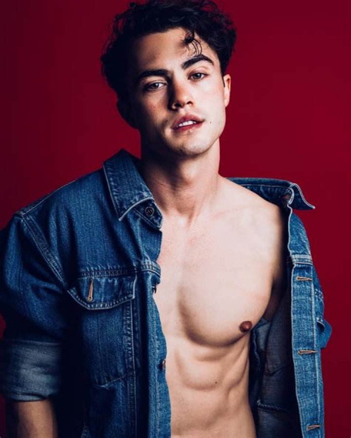 Darren Barnet