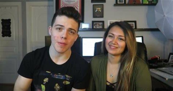 Faze Adapt Faze Adapt Bio, Girlfriend, Sister, Net Worth, Age, Height and Quick Facts
