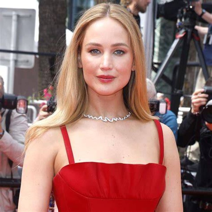 Jennifer Lawrence Height, Weight, Bra Size, Body Measurements Jennifer Lawrence hot