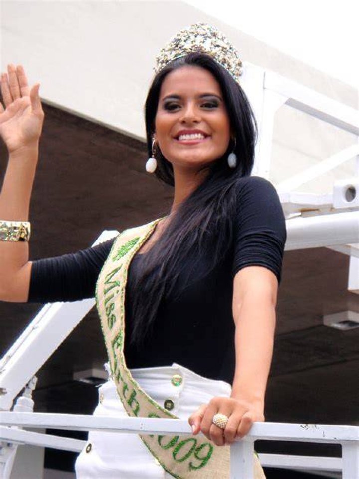 Larissa Ramos